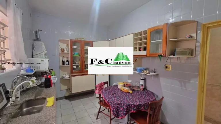 Imagem Casa para Locação em Limeira, Centro, 3 dormitórios, 2 banheiros, 3 vagas