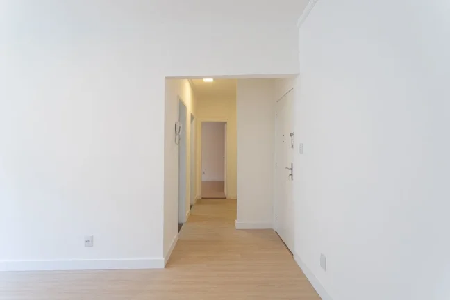 Imagem Apartamento 57M² Reformado, 1Q, 1 Banheiro, 1 Vaga, Piscina, Churrasqueira, Academia, Piscina Aquecida, Salão de Festas e Jogos, Quadra, Playground.