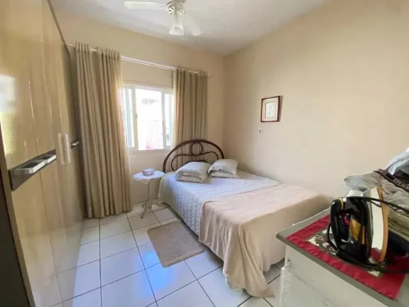 Imagem Casa com 4 dormitórios sendo 1 suíte e 5 vagas de garagem com piscina privativa - Balneário Camboriú