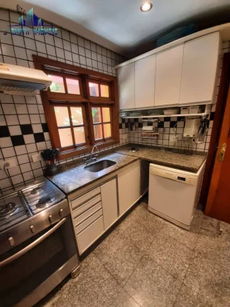 Imagem CASA EM CONDOMÍNIO NA GRANJA VIANA. 256m². PISCINA/SPA. QUINTAL PRIVATIVO.