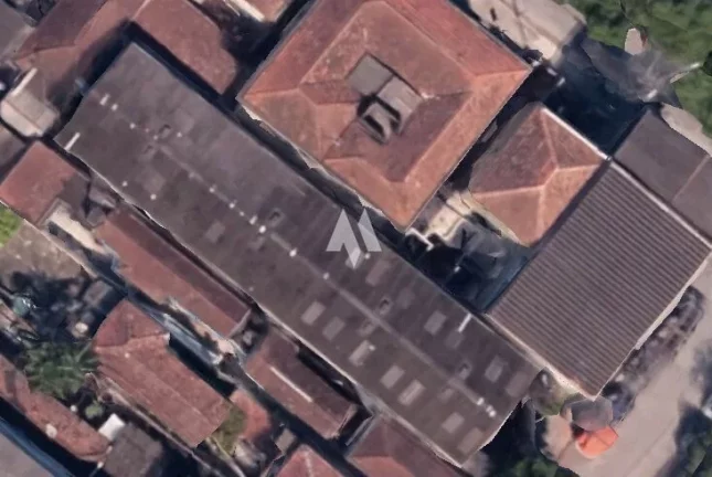 Imagem Vende Galpão de 1000m², 2 andares de pavimento , em ótima localização na área portuária e próximo do canal 4.