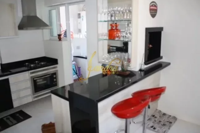 Imagem Apartamento de frente para a praça, com 3 dormitórios e com 2 box