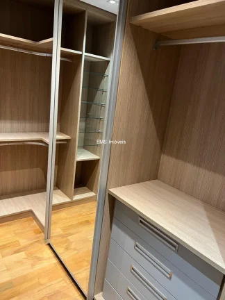 Imagem Apartamento de luxo em Moema, São Paulo-SP: 3 quartos, 3 suítes, 1 sala, 3 vagas, 226m² de puro conforto!