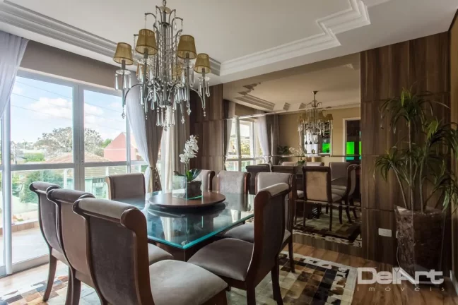 Imagem Casa Residêncial em estilo Neoclássico - Bairro Rebouças - 432,00m2 - R$ 1.800.000,00