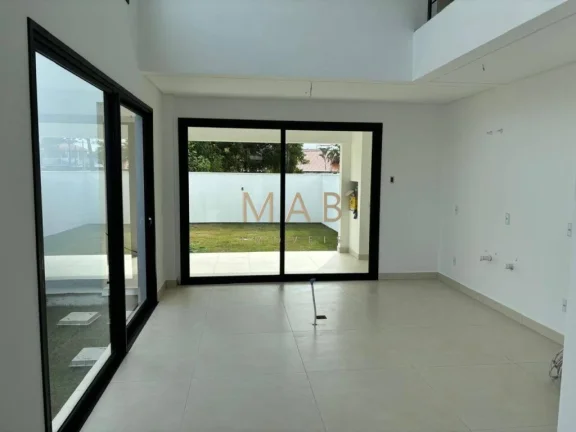 Imagem Imperdível oportunidade: Casa à venda em Florianópolis-SC, Campeche. 3 quartos, 1 suíte, 2 salas, 2 banheiros, 1 vaga, 150m² área.