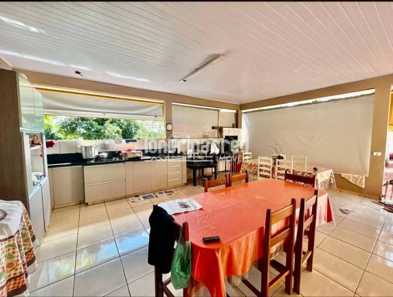 Imagem Chácara em Jataizinho com 1.575m² de terreno, 130m² construídos, casa com 2 suítes, 3 banheiros, sala, cozinha e fácil acesso à cidade!