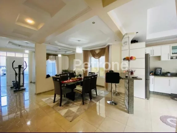 Imagem CASA RESIDENCIAL em GOVERNADOR CELSO RAMOS - SC, Calheiros