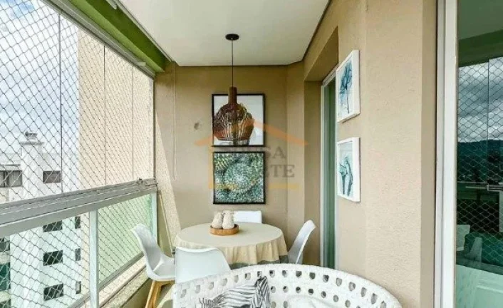 Imagem Apartamento espaçoso com 200m², composto por 3 dormitórios, sendo 3 suítes, com ambientes reform...
