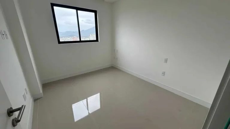 Imagem Apartamento com 3 suítes e 2 vagas de garagem em - Meia Praia, Itapema/SC