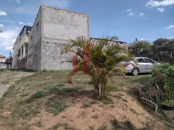 Imagem Casa à venda em Caieiras-SP, no Jardim Monte Alegre: 3 quartos, 1 suíte, 2 salas, 2 banheiros, 2 vagas de garagem e 99m². Confira!