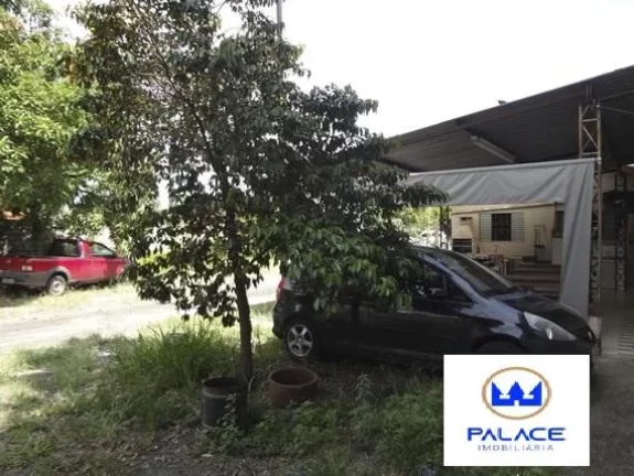 Imagem Ãrea na beira da Rodovia, com terreno de aproximadamente 6.000mÂ², contendo um barracÃ£o de 1.000mÂ...