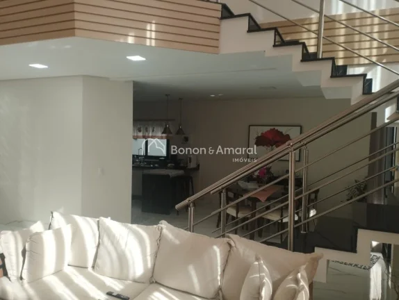Imagem Com um projeto que une elegância e funcionalidade, esta residência oferece 240m² de área constru...