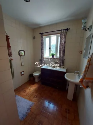 Imagem Casa com 4 dormitórios à venda, 255 m² por R$ 1.290.000,00 - Três Córregos - Teresópolis/RJ