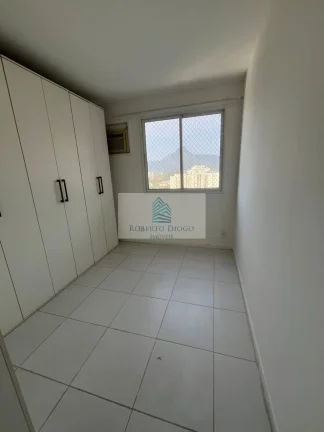 Imagem Imperdível cobertura à venda em Curicica, Rio de Janeiro - 2 quartos, 1 sala, 1 banheiro, 2 vagas de garagem, 130m² de área.