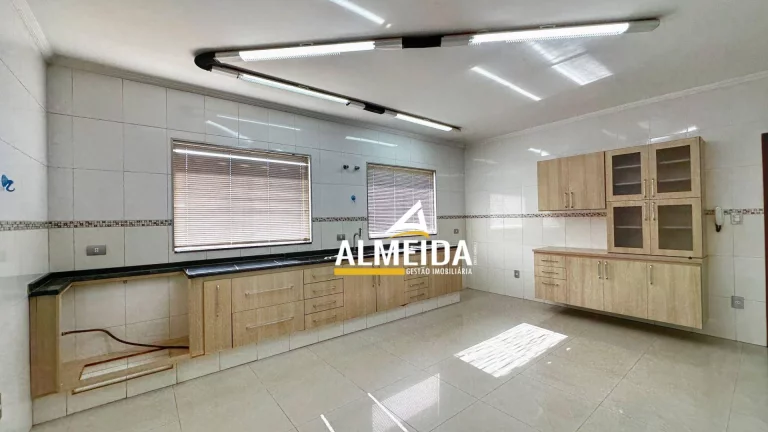 Imagem Casa com 3 dormitórios para alugar, 450 m² por R$ 3.825,00/mês - Vila Saibreiro - Rio Claro/SP