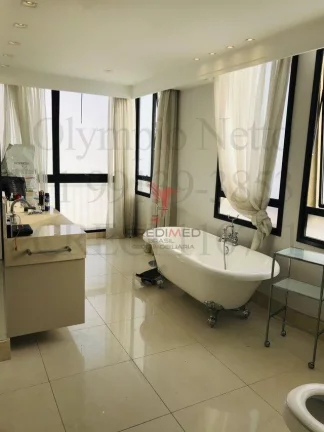 Imagem Linda Cobertura em Moema, andar alto com 272 mts2 , 3 Suites e 4 Vagas de Garagem