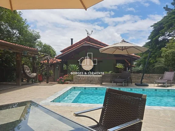 Chácara com 3 dormitórios à venda, 851 m² por R$ 849.000 - Vale do Atibaia
