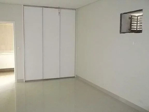 Imagem Pitangueiras - Maravilhosa cobertura, frente total para o mar e área de lazer no prédio.