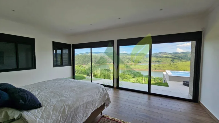 Imagem Chácara com Vista Deslumbrante para a Represa em Piracaia-SP