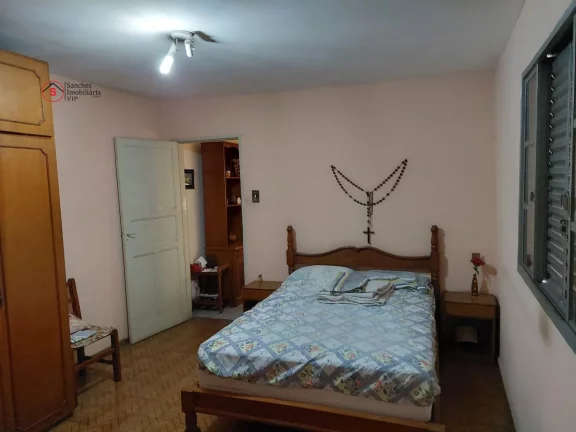 Imagem CASA TÉRREA A VENDA NA MOOCA. 3 DORMITÓRIOS, 1 SUÍTE, 2 SALAS, 2 COZINHAS, ÁREA GOURMET COM CHURRASQUEIRA, 3 BANHEIROS E 2 VAGAS DE GARAGEM COBERTAS.