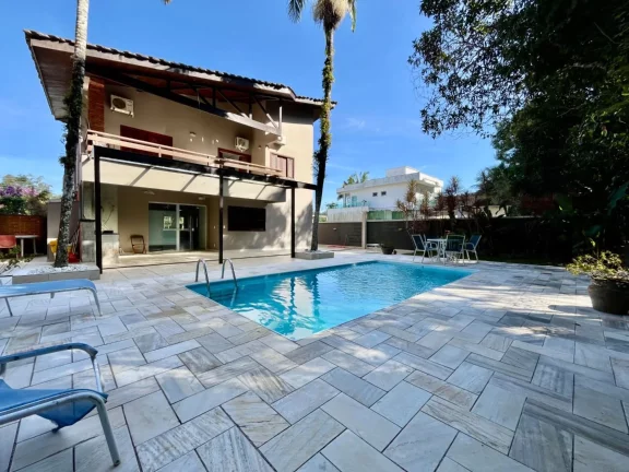 Imagem Casa de Luxo na Riviera de São Lourenço Módulo 26: 3 Quartos, 1 Suíte, Varanda Gourmet, Piscina e Muito Mais!