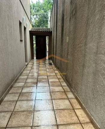Imagem Sobrado, 325m² de área útil, 4 dormitórios sendo 4 suítes, sala 2 ambientes, cozinha com armár...