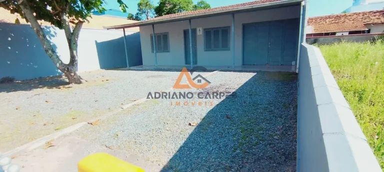 Imagem ALUGUEL Anual de Casa Mobiliada com 3 dormitórios no Bairro Gravatá- Navegantes-SC