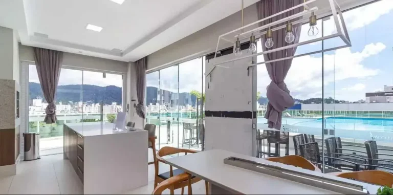 Imagem Apartamento com 4 dormitórios sendo 2 suítes e 2 vagas de garagem em Balneário Camboriú