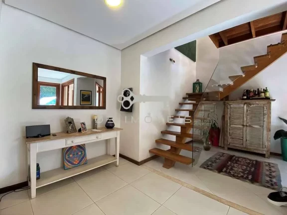 Imagem Charmosa Casa Rústica Contemporânea na Fazendinha - 3 Dorms (1 Suíte)