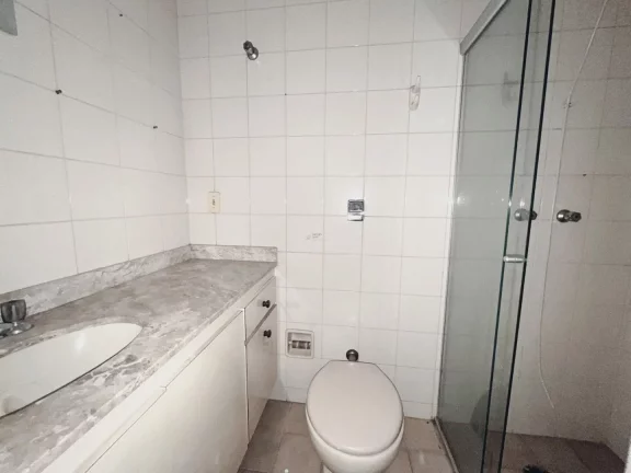 Imagem Apartamento com Sacada Perdizes 3 dormitórios, 1 suíte, 2 vagas de Garagem. Edifício com Piscina e Churrasqueira