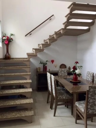 Imagem Sobrado para Venda por R$790.000,00 com 351m², 3 suites, 6 vagas e 7 banheiros - Jardim medina, Poá / SP - Cód. 13513