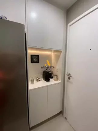 Imagem Barra da Tijuca - Alfa Barra - Vendo maravilhoso apto de 3qts - 1 suite - Totalmente reformado- R$1.500.000