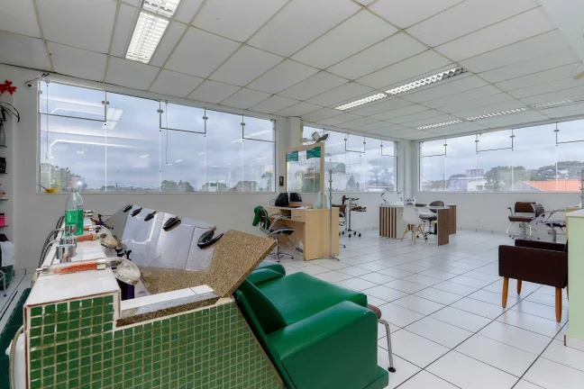Imagem Prédio comercial mobiliado para investidor com 394,96m2 em Santa Felicidade em Curitiba