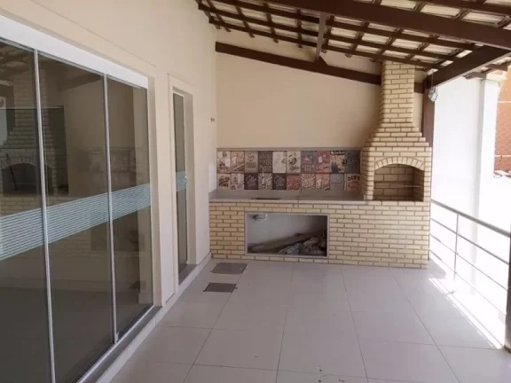Imagem Imperdível casa em condomínio à venda em Macaé-RJ, no bairro Riviera Fluminense! 4 quartos, 2 suítes, 1 sala, 3 banheiros, 2 vagas de garagem, 120,00 m2 de área.