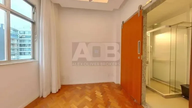Imagem Apartamento de 2 quartos à venda no Leblon, 67m2, 1vga, na Bartolomeu Mitre