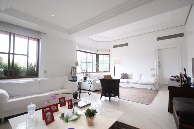 Imagem Excelente cobertura duplex, com 450m². Piso inferior com amplo living muito iluminado, home theater...