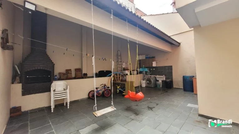 Imagem Sobrado 3 Dorms. 4 vagas e quintal com churrasqueira