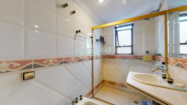 Imagem Ãtimo apartamento com 273mÂ²em Moema em rua tranquila. Amplo living para trÃªs ambientes com terraÃ...