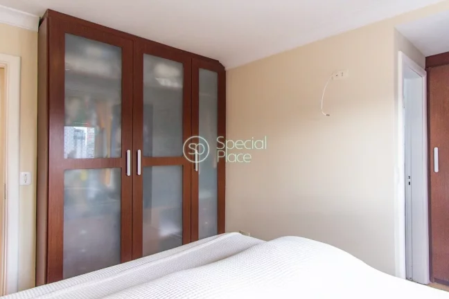 Imagem Excelente apartamento com 78m², andar alto, vista livre, 3 dormitórios, sendo uma suíte, living c...