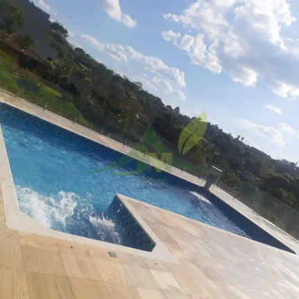 Imagem Linda chácara nova à venda dentro de Condomínio localizada em Piracaia