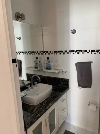 Imagem Apartamento em Higienópolis, com confortáveis 109,53m2, em andar alto e rico em luz natural.