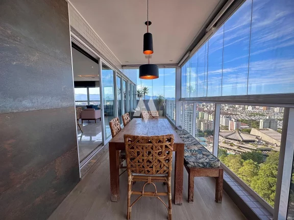 Imagem Apartamento Duplex Alto Padrão vista mar à Venda na quadra da praia no Embaré - Santos/SP