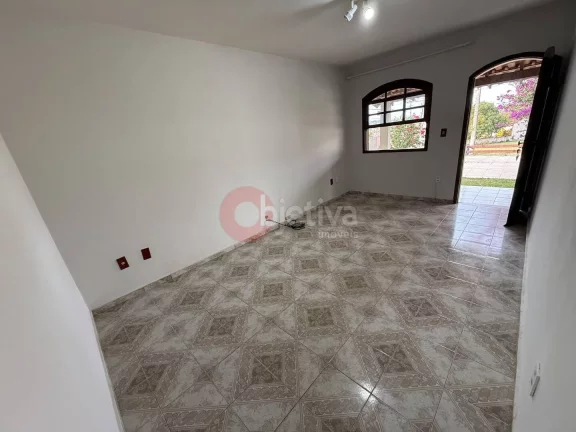 Imagem Casa térrea em condomínio locação fixa, 2 quartos + edícula, Praia Linda