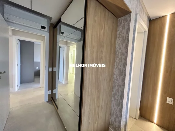 Imagem Apartamento á venda mobiliado e equipado localizado na Praia Brava em Itajaí.