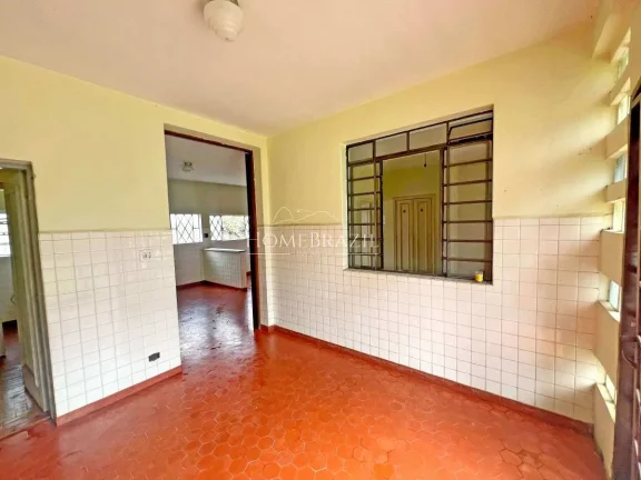 Imagem Casa à venda no centrinho do Capivari em Campos do Jordão | Terreno plano com alto potencial de investimento