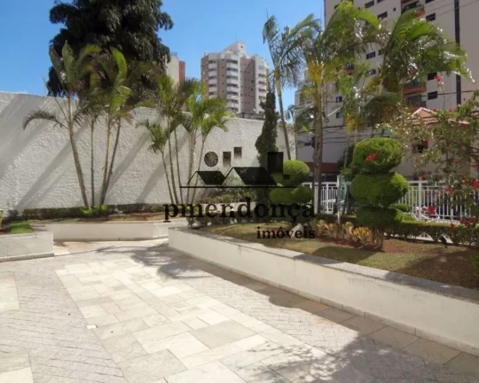 Imagem Apartamento bem distribuído, com living para 02 ambientes, terraço, 02 dormitórios sendo 01 suít...