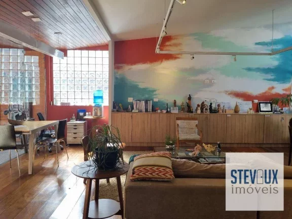 Imagem Casa multipavimentos à venda, bem localizada, próxima ao Hospital Santa Cruz e 10 minutos do metrô