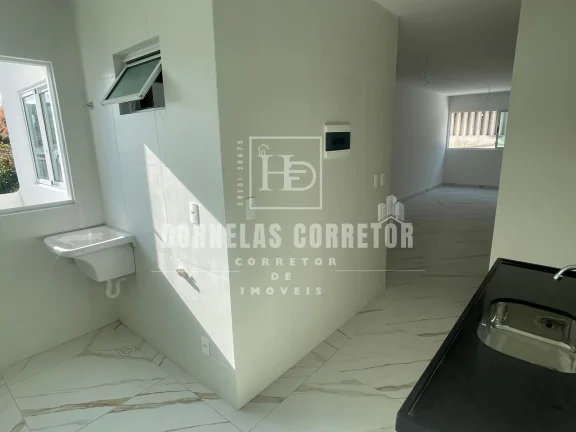 Imagem Casa com 2 Suítes na Rua do Shopping - Localização Privilegiada e Conforto Garantido!
