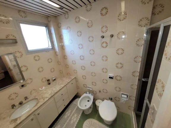 Imagem PITANGUEIRAS – NA QUADRA DA PRAIA, COM VISTA PARA O MAR, LOCAL NOBRE, OPORTUNIDADE ÚNICA, 160 M² ÚTEIS, LOCALIZAÇÃO PRIVILEGIADO, 01 VAGA DE GARAGEM