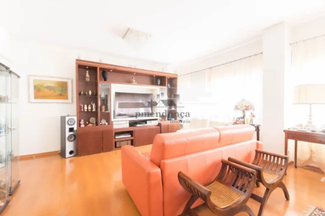 Imagem Apartamento amplo em uma das ruas mais cobiçadas de Pinheiros! Reformado, com 4 dormitórios sendo ...
